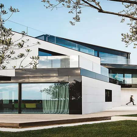 Villa Striking Istria 5 Bedrooms Rojska Beachfront Location *