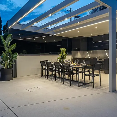 Striking Istria 5 Bedrooms Rojska Beachfront Location * 法扎纳
