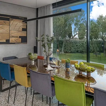 别墅 Striking Istria 5 Bedrooms Rojska Beachfront Location *